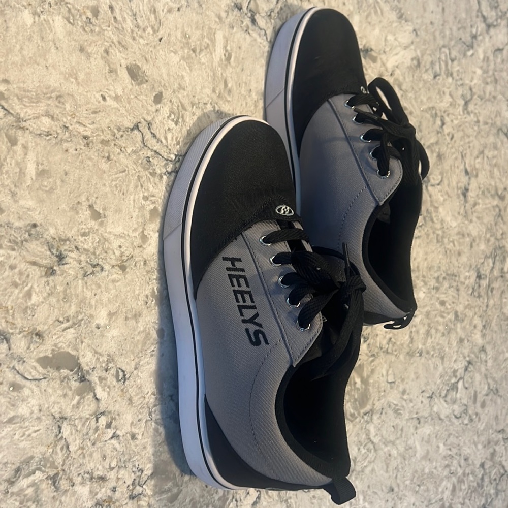 Heels shoes size 7 like new!!